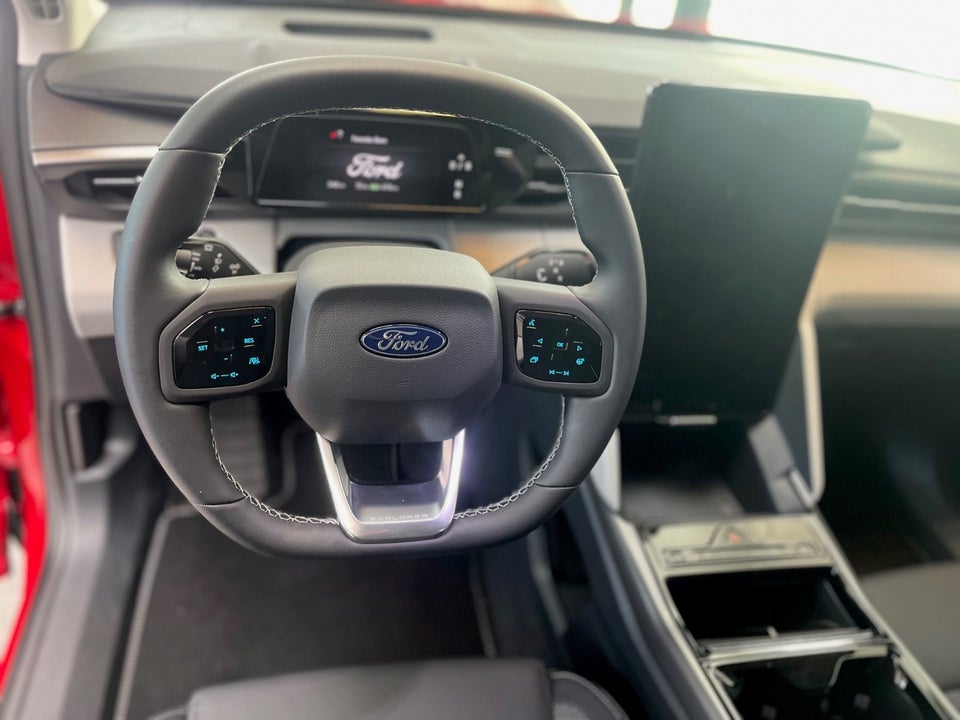 Ford Explorer Select Extended Range 5d