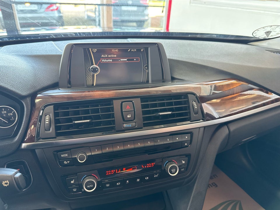 BMW 320i 2,0 aut. 4d