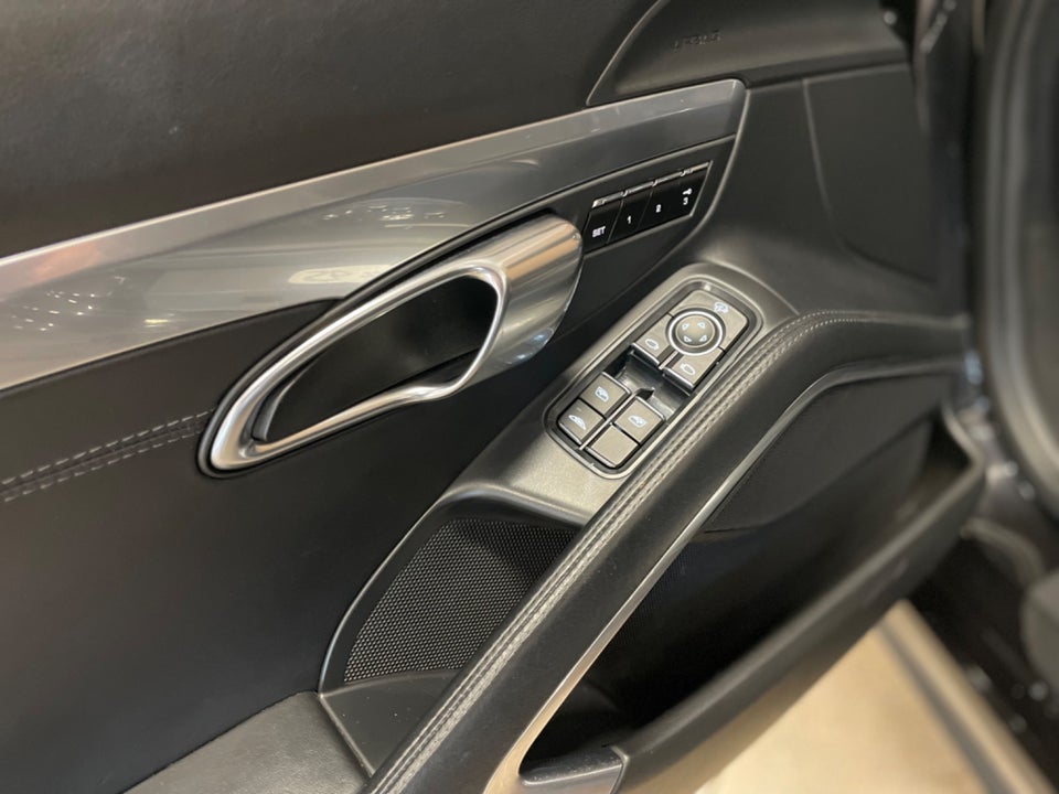 Porsche 911 Carrera 4S 3,8 Cabriolet PDK 2d