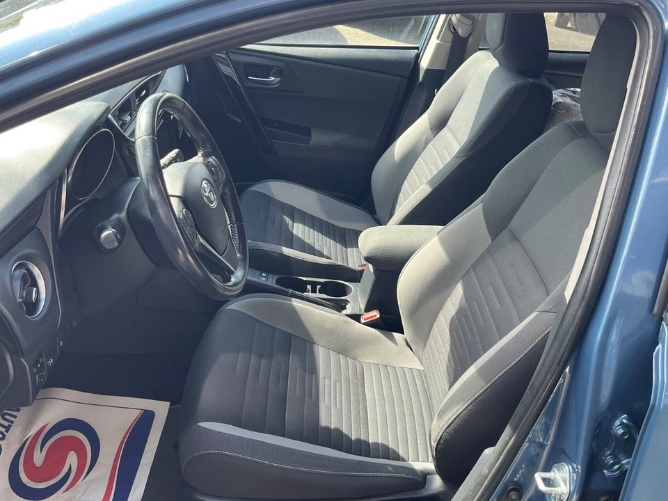 Toyota Auris 1,8 Hybrid H2 Comfort CVT 5d