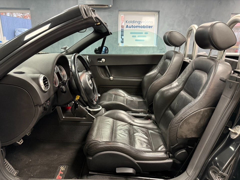 Audi TT 1,8 T 225 Roadster quattro 2d