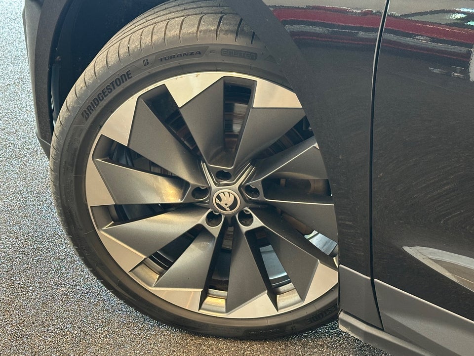 Skoda Enyaq 80x iV ecoSuite 5d