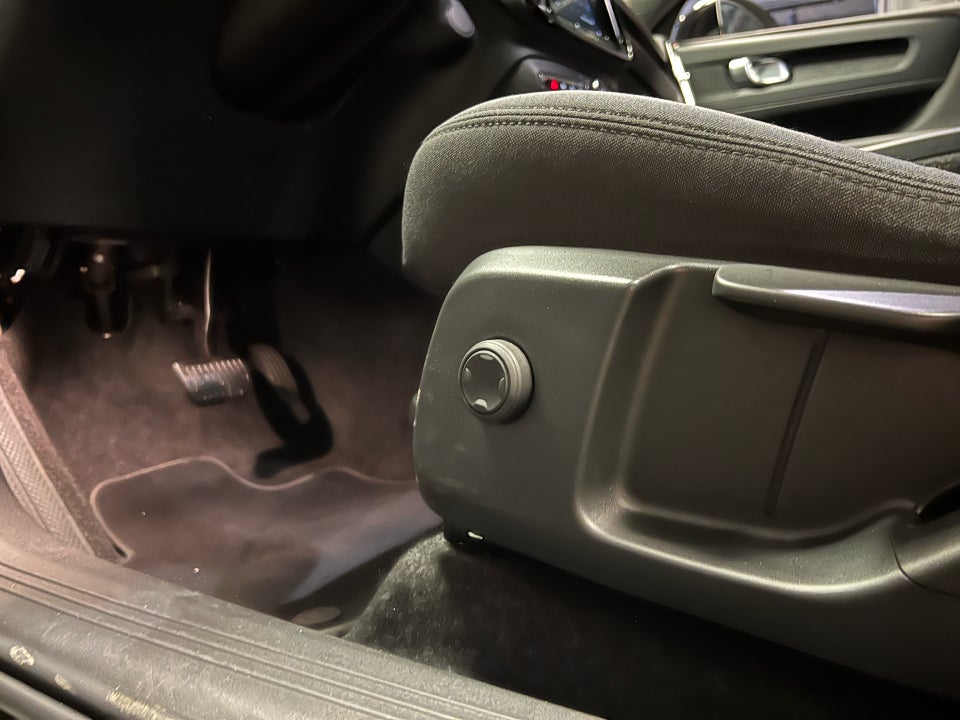 Volvo XC40 ReCharge Core 5d