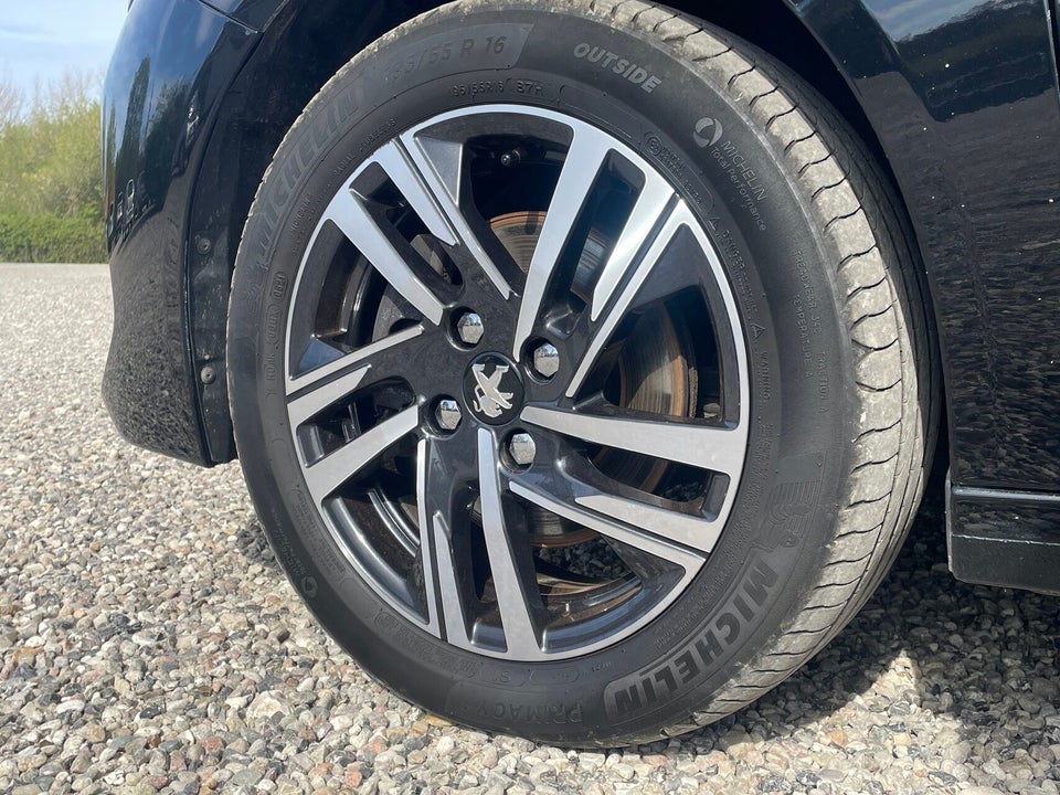 Peugeot 208 1,2 PureTech 100 Allure 5d