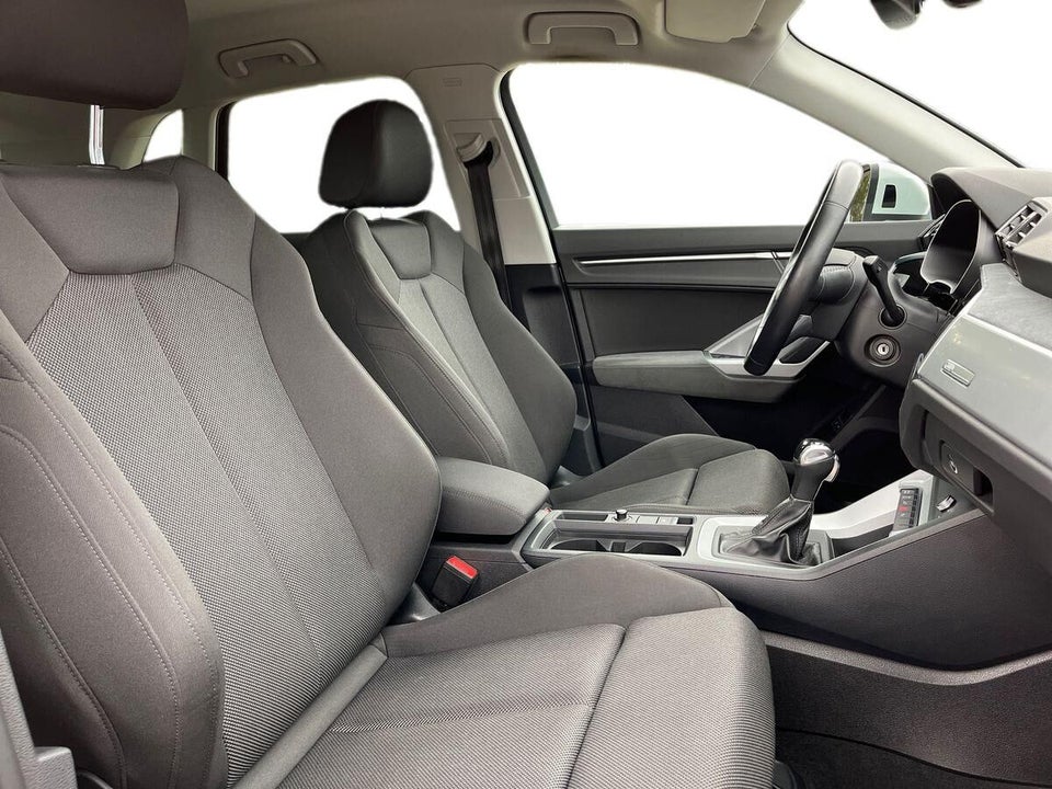 Audi Q3 45 TFSi e Attitude plus S-tr. 5d