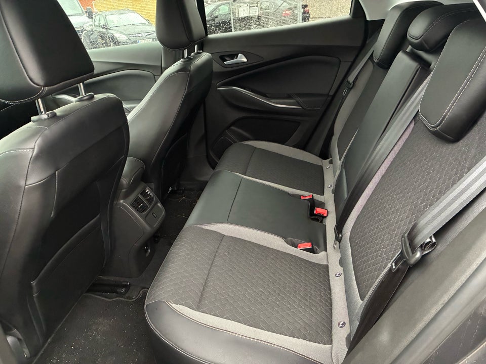 Opel Grandland X 1,6 Hybrid4 Cosmo Prestige aut. 5d