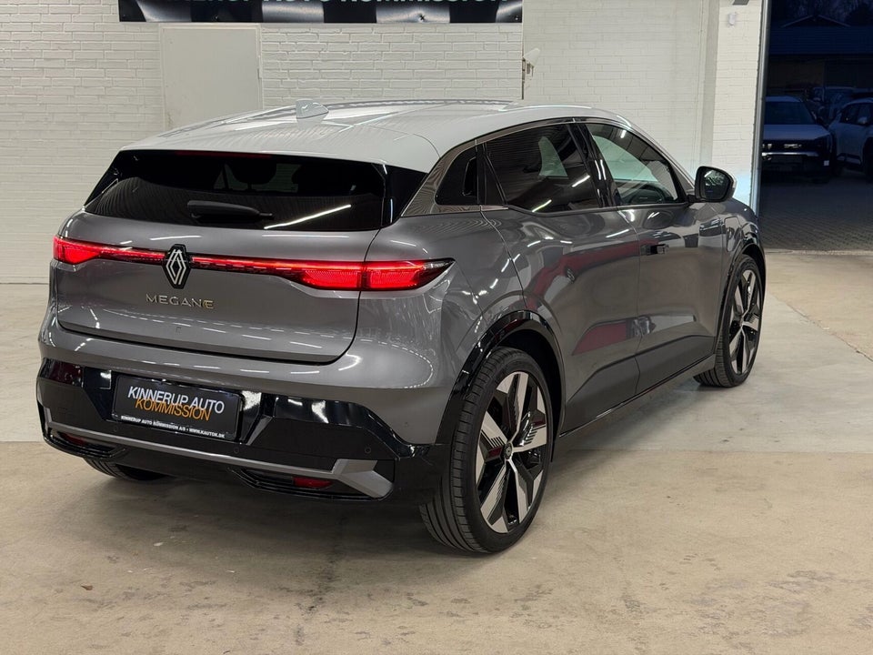 Renault Megane E-Tech 40 Equilibre 5d