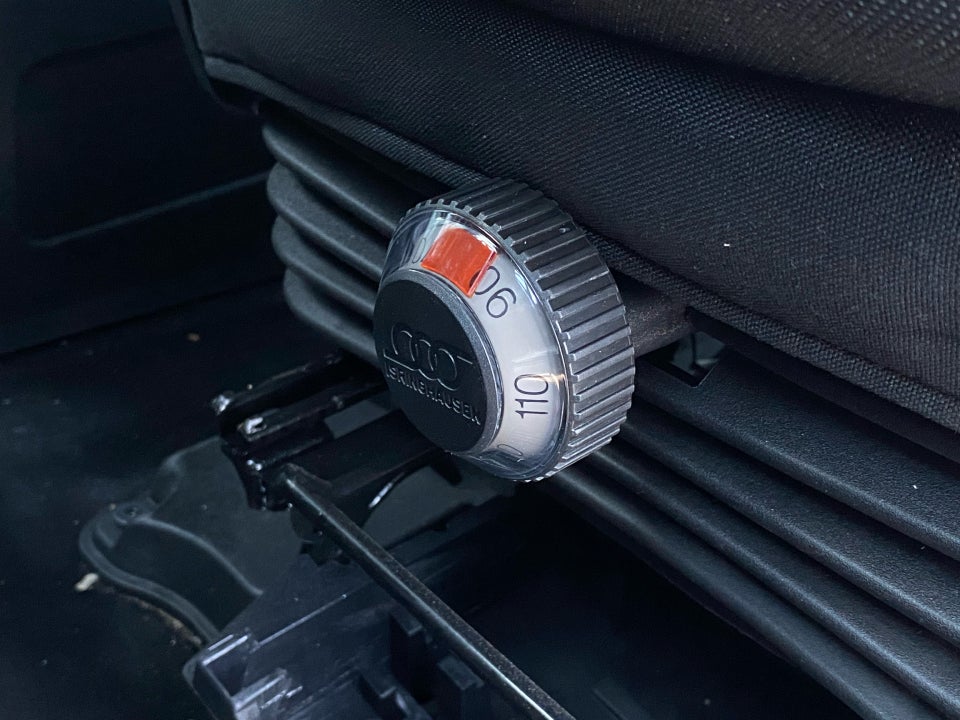 Iveco Daily 3,0 35S18 4100mm Box m/lift AG8