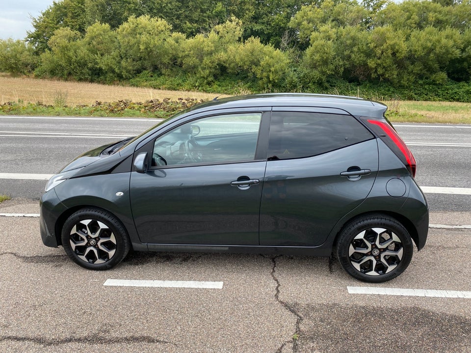 Toyota Aygo 1,0 VVT-i x-press 5d