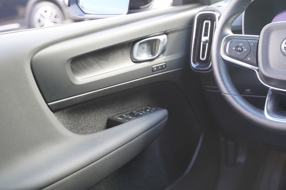 Volvo EX40 Twin Performance Plus 5d