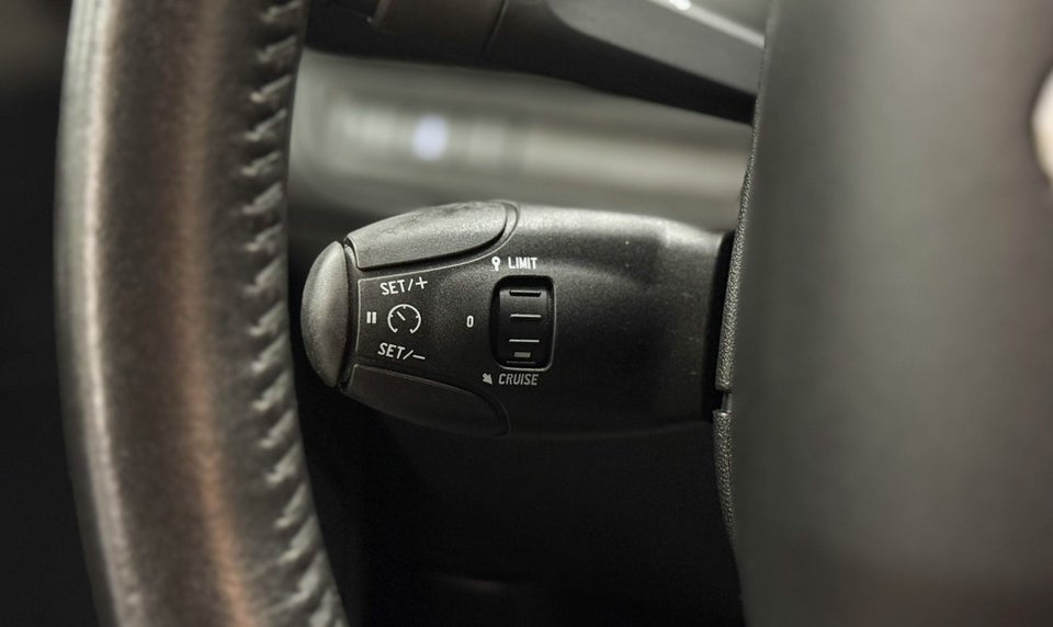 Peugeot 208 1,2 VTi 82 Chili+ 5d