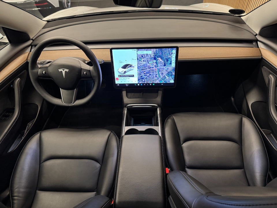 Tesla Model 3 Long Range AWD 4d