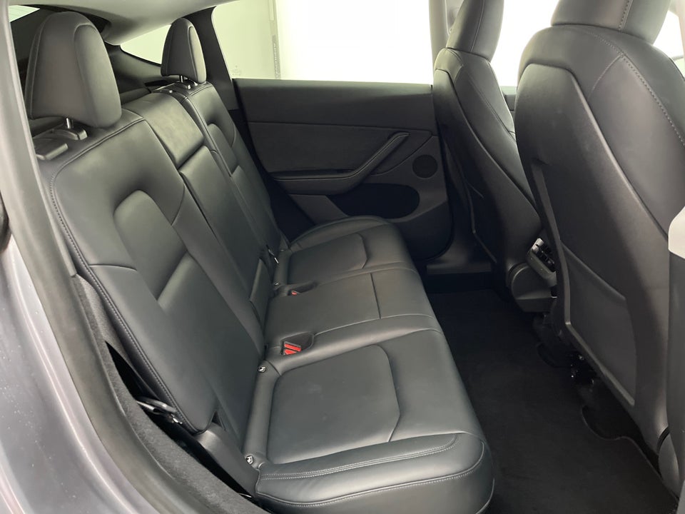 Tesla Model Y Long Range AWD 5d