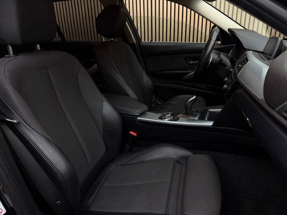 BMW 320d 2,0 Touring aut. 5d