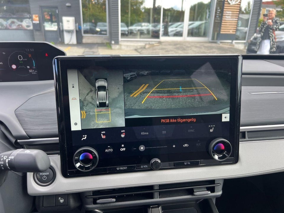Toyota C-HR+ 77 Executive AWD 5d