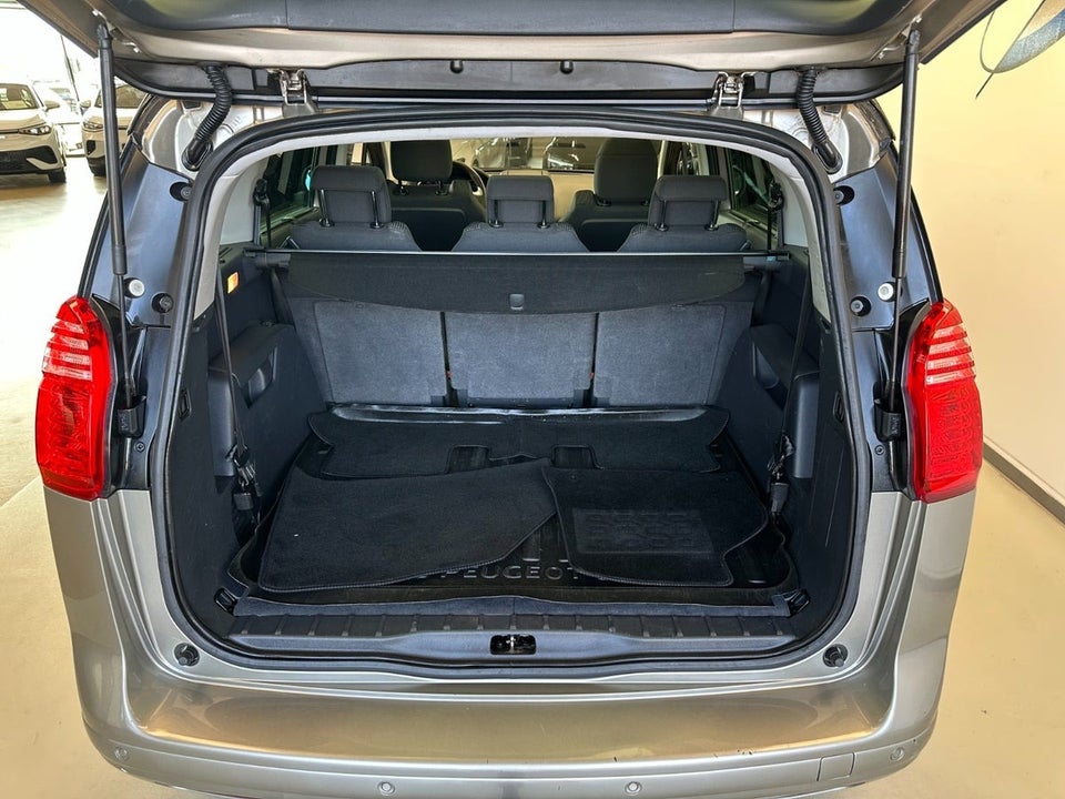 Peugeot 5008 1,6 BlueHDi 120 Allure 7prs 5d