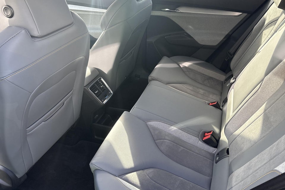 Skoda Enyaq 80 iV Design Selection 5d