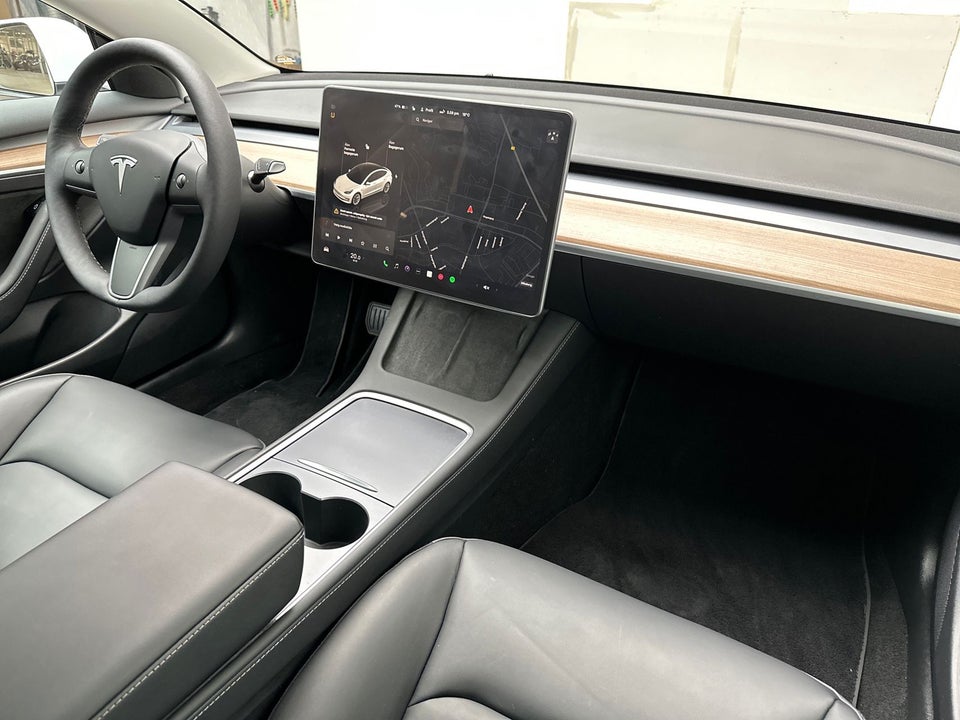 Tesla Model 3 RWD 4d