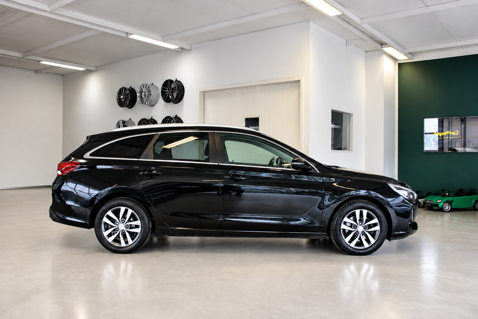 Hyundai i30 1,4 T-GDi Premium stc. DCT 5d