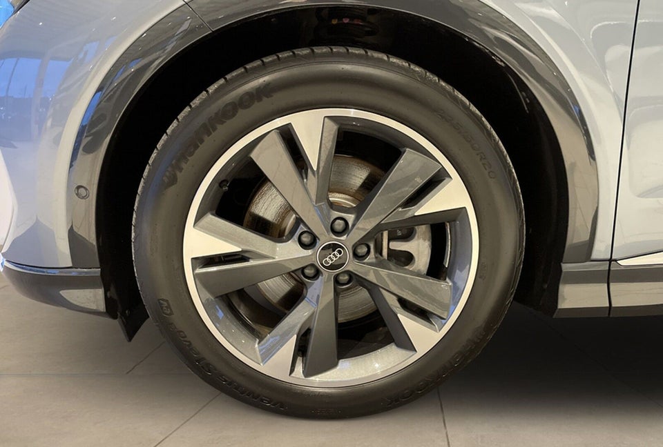 Audi Q4 e-tron 40 S-line 5d