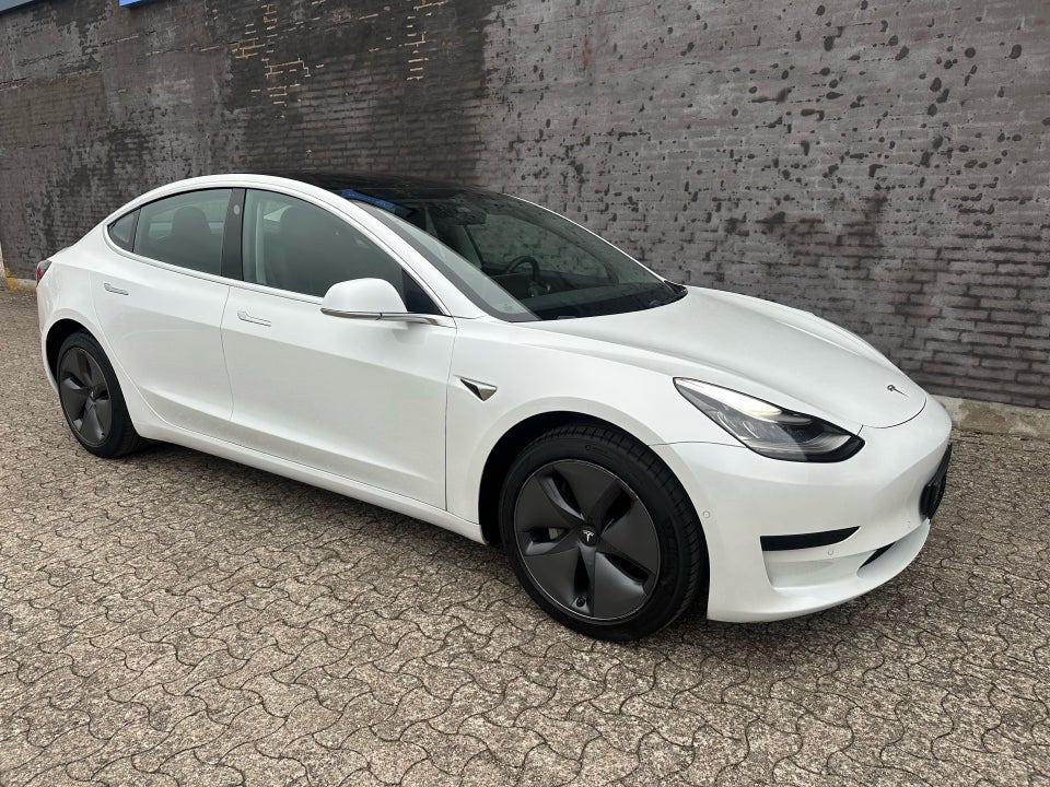 Tesla Model 3 Standard Range+ RWD 4d