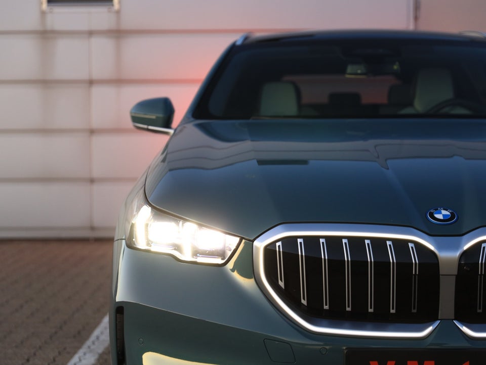 BMW i5 eDrive40 Touring Supercharged 5d