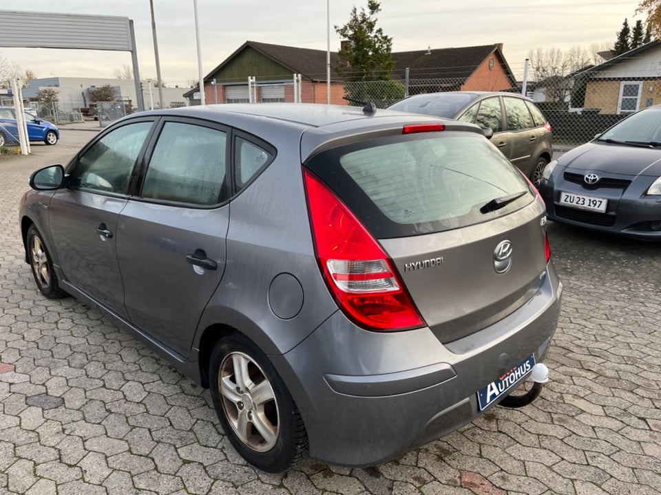 Hyundai i30 1,6 CRDi 90 Classic Sense+ Eco 5d