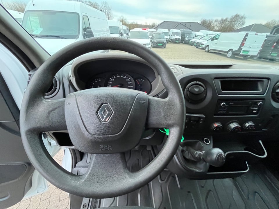 Renault Master III T33 2,3 dCi 135 L2H2 Kassevogn