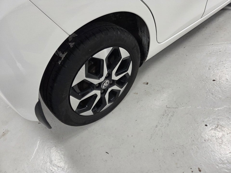 Toyota Aygo 1,0 VVT-i x-play Comfort 5d