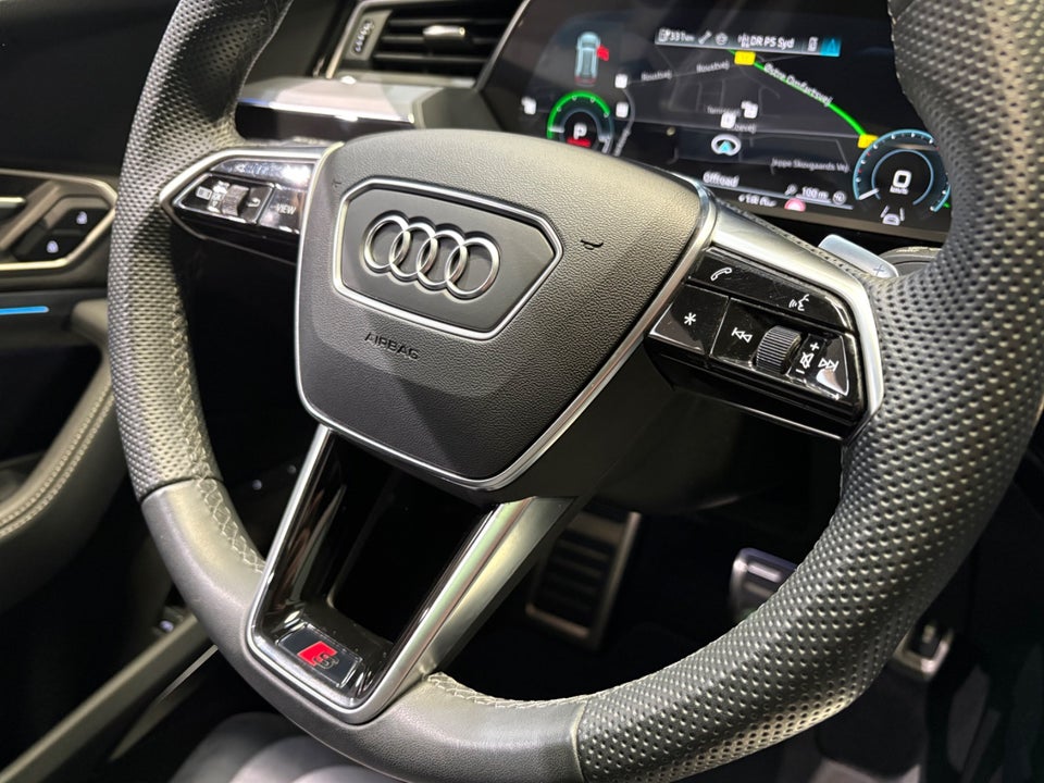 Audi Q8 e-tron 55 S-line quattro 5d