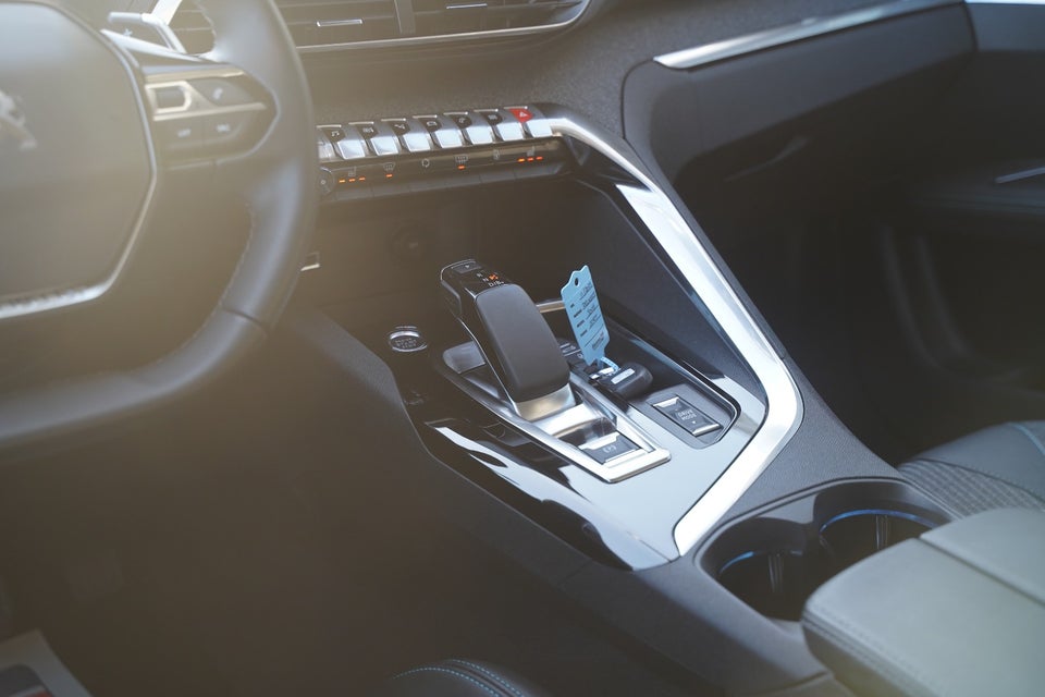 Peugeot 3008 1,6 Hybrid Allure Pack EAT8 5d