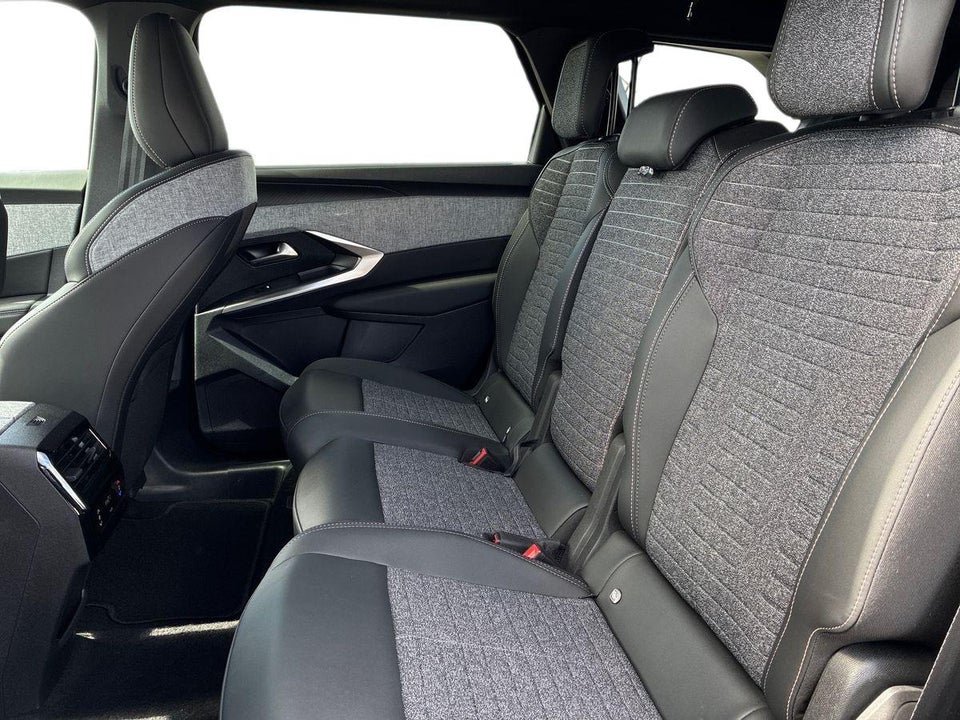 Peugeot e-5008 77 Allure 7prs 5d