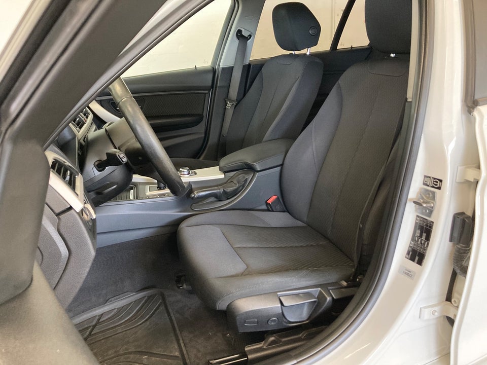 BMW 330d 3,0 Touring Sport Line aut. 5d