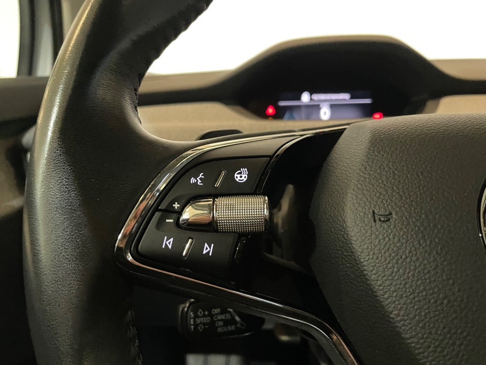 Skoda Enyaq 60 iV Loft 5d