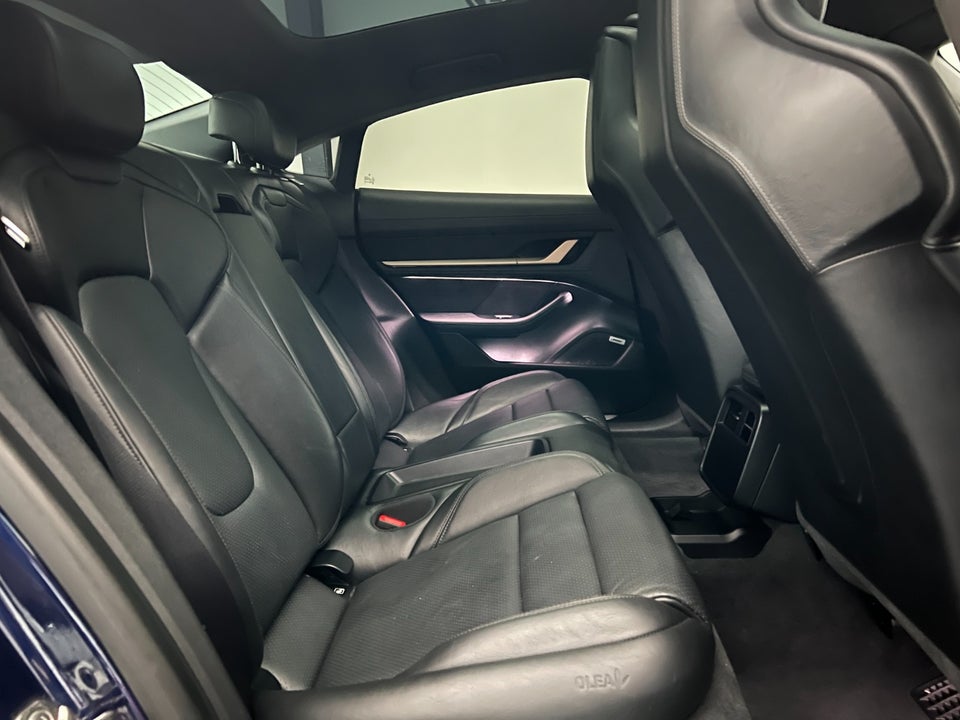 Porsche Taycan Turbo Performance+  4d