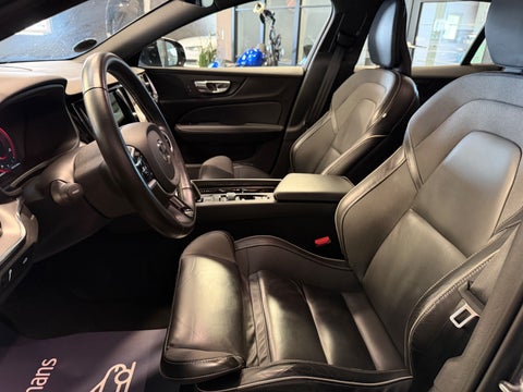 Volvo V60 2021 — miniature 8