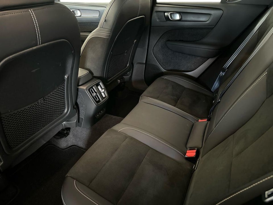 Volvo XC40 P6 ReCharge Pro 5d