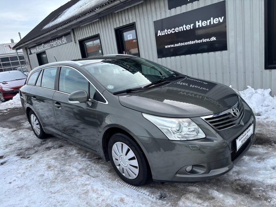Toyota Avensis 1,6 VVT-i T1 stc. 5d