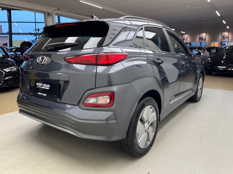 Hyundai Kona 64 EV Essential 5d