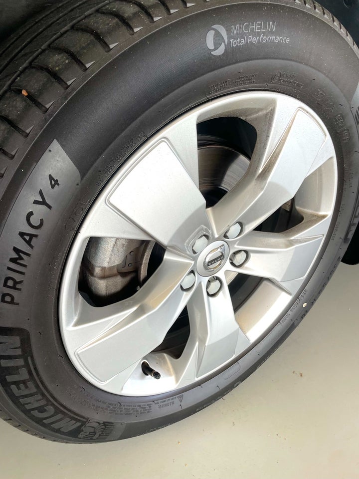 Volvo XC40 2,0 T4 190 Momentum aut. 5d