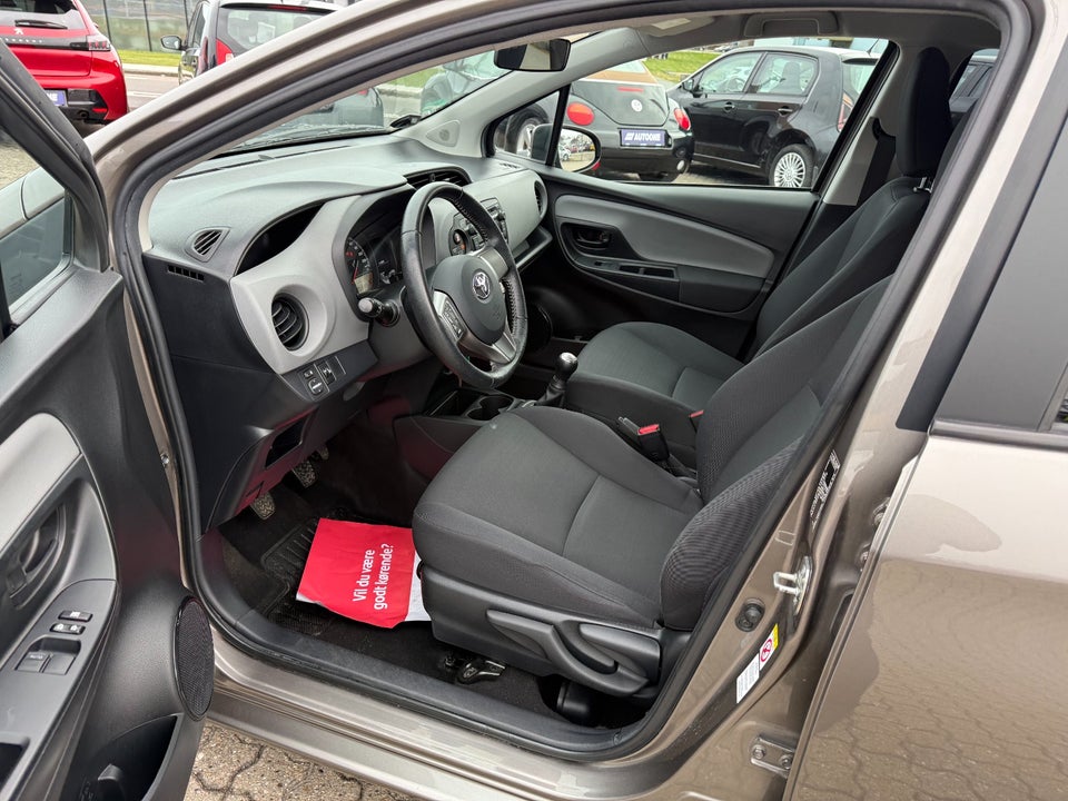 Toyota Yaris 1,0 VVT-i T2 5d