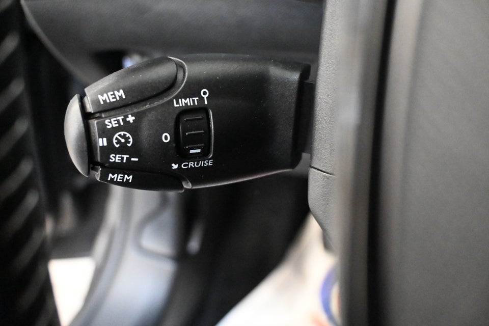 Peugeot 208 1,5 BlueHDi 100 Allure 5d