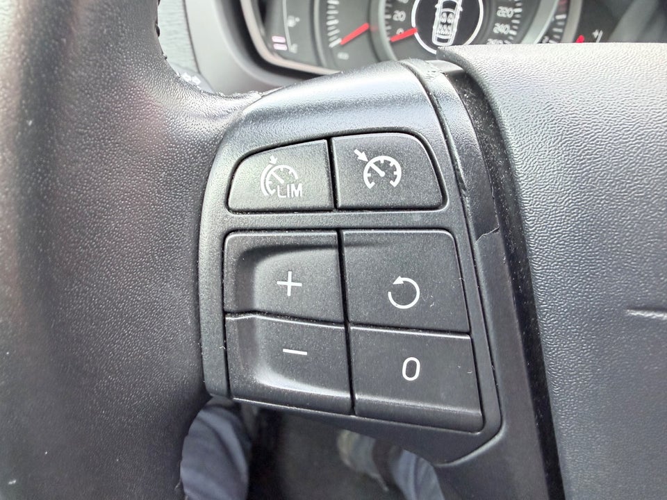 Volvo V40 2,0 D2 120 Kinetic 5d