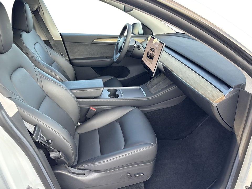 Tesla Model Y Long Range AWD 5d