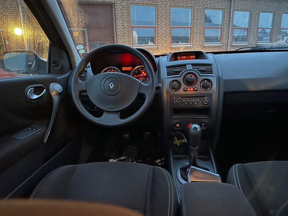 Renault Megane II 1,6 16V Expression 4d