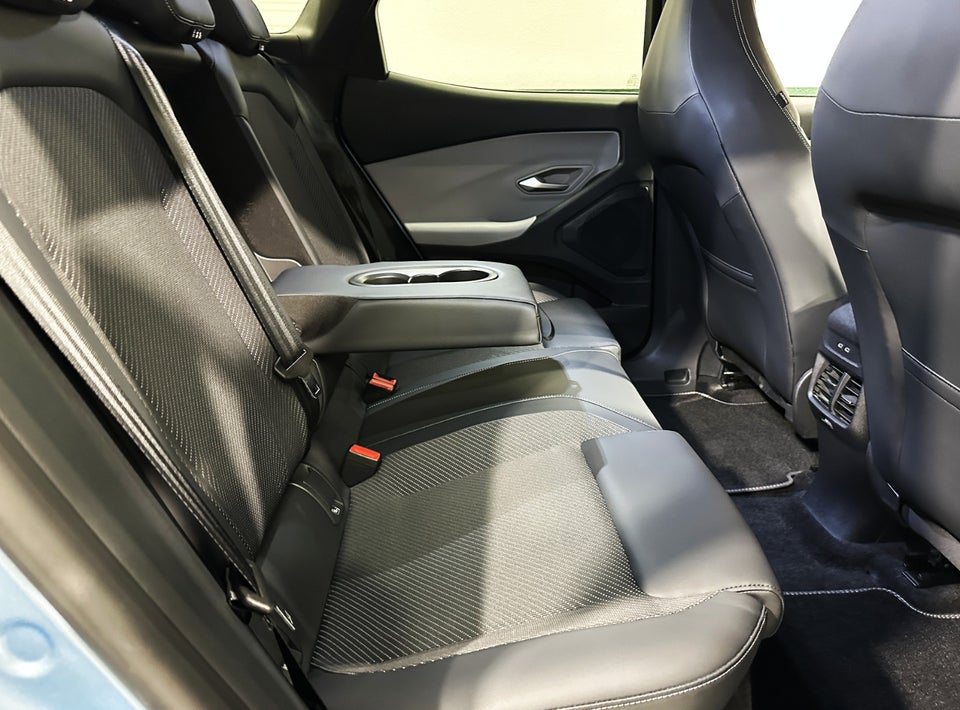 Ford Explorer 84 Select Extended Range AWD 5d