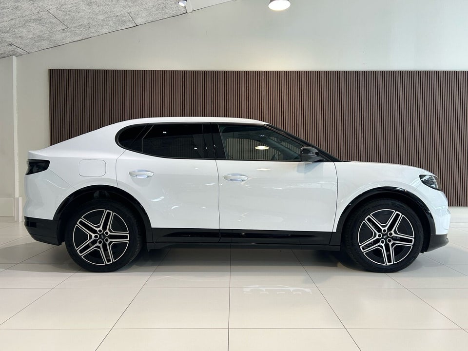 Ford Capri 79 Premium Extended Range AWD 5d