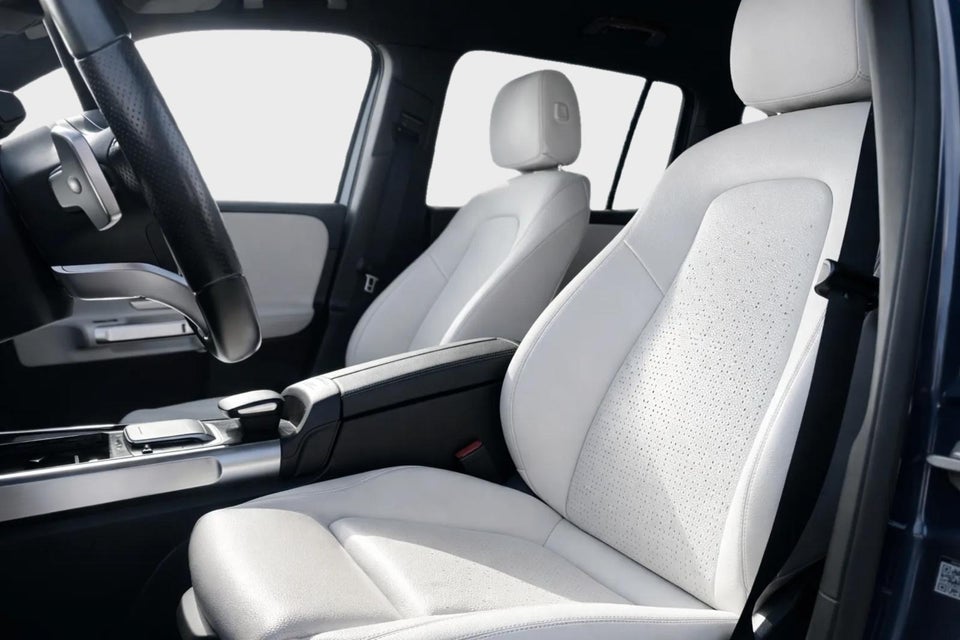 Mercedes EQB300 AMG Line 4Matic 5d