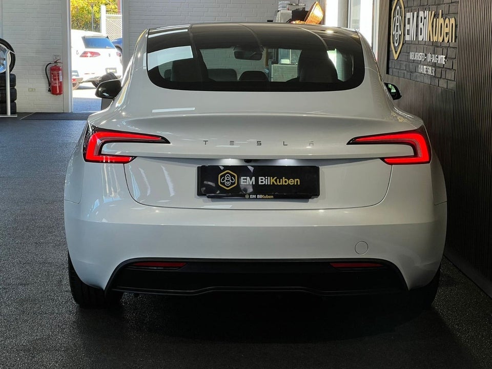 Tesla Model 3 RWD 4d