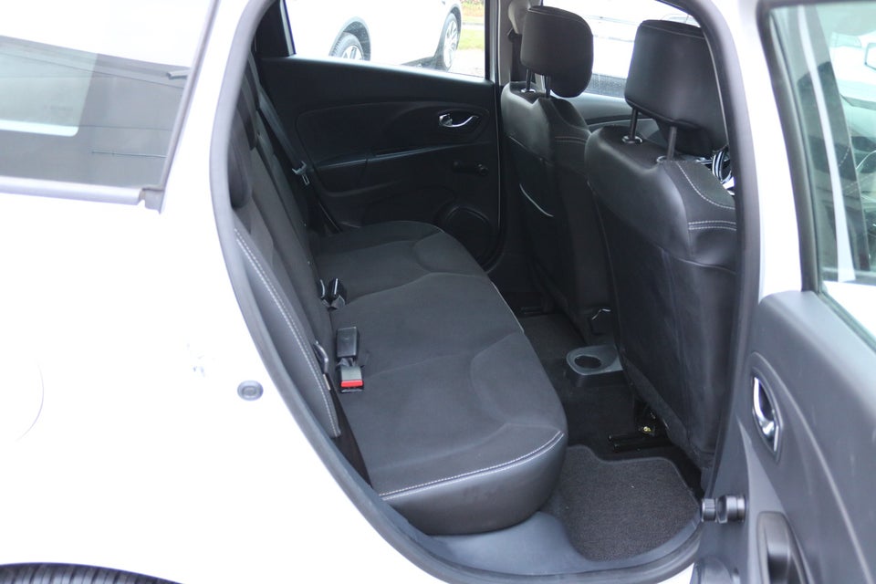 Renault Clio IV 0,9 TCe 90 Expression Sport Tourer 5d